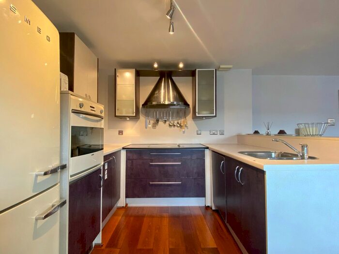 2 Bedroom Flat To Rent In Henke Court, Cardiff, CF10