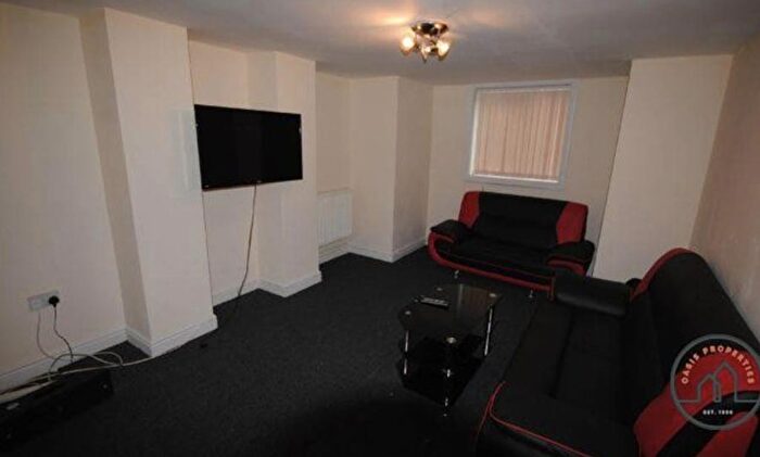 7 Bedroom Semi Detached House To Rent In Headingley Avenue, Leeds, LS6