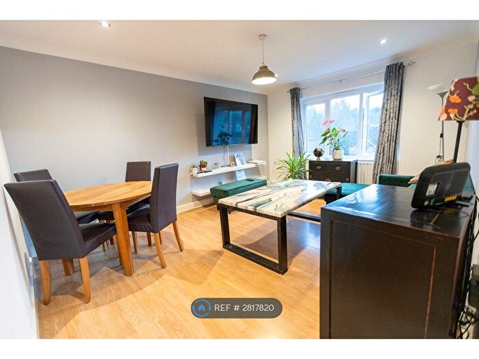 2 Bedroom Flat To Rent In Kendal Court, Kenley, CR8