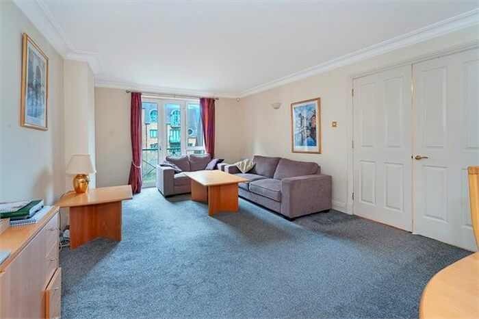 2 Bedroom Flat To Rent In Chamberlain House, Westminster Bridge Road, London, SE1
