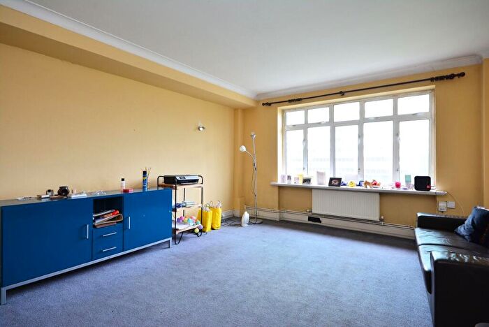1 Bedroom Flat To Rent In Euston Road, Marylebone, London, NW1
