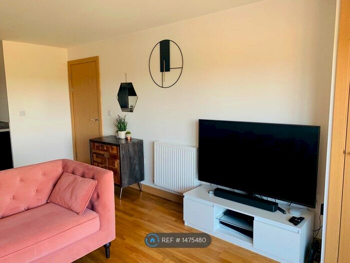 1 Bedroom Flat To Rent In Whitaker Court, Hornchurch, RM11