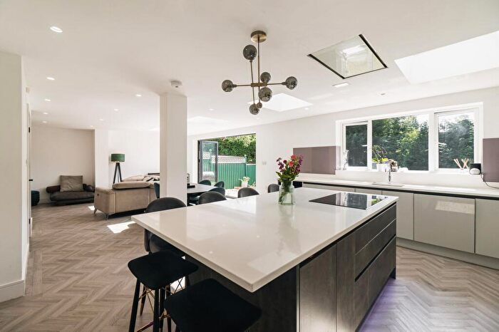 5 Bedroom Semi-Detached House For Sale In Silverton Road, Oadby, LE2