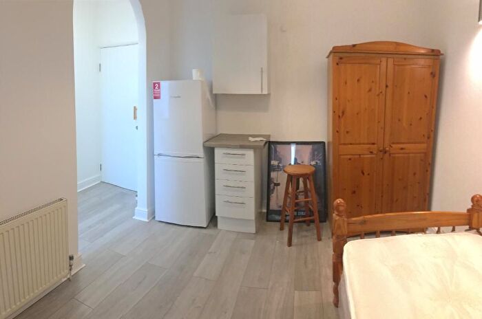 Studio To Rent In High Street, HA3