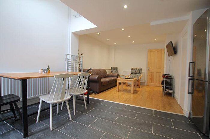 4 Bedroom Terraced House To Rent In Parkfield Place, Cardiff, CF14