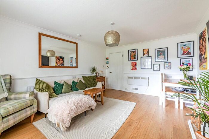 2 Bedroom Apartment For Sale In Ferney Road, Byfleet, West Byfleet, Surrey, KT14