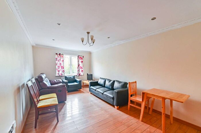 1 Bedroom Flat To Rent In Batten Street, Battersea, London, SW11