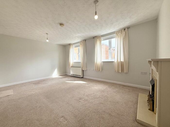2 Bedroom Flat To Rent In Banyard Close, Cheltenham, GL51