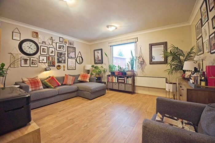 1 Bedroom Flat For Sale In Carlotta Way, Cardiff, CF10