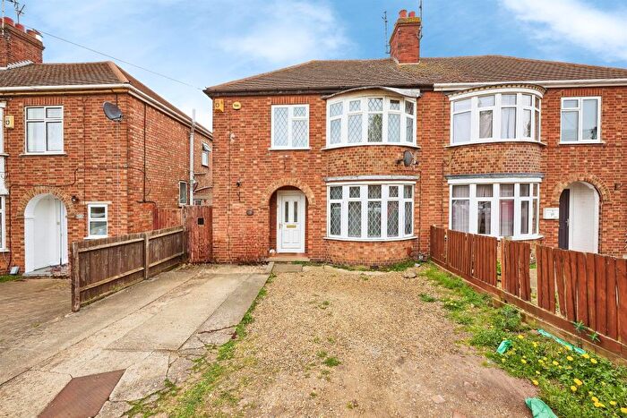 3 Bedroom Semi Detached House For Sale In Arundel Road, Peterborough, PE4