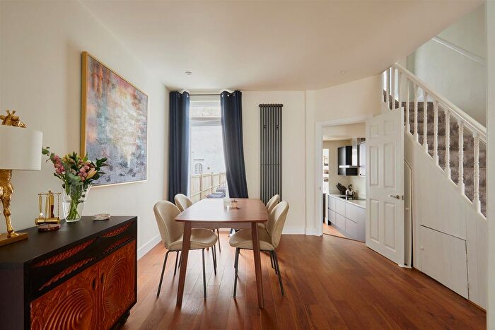 3 Bedroom Terraced House For Sale In Magnolia Road, Chiswick, W4