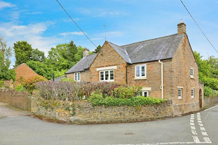 3 Bedroom Cottage For Sale In Manor Road, Pitsford, Northampton, NN6