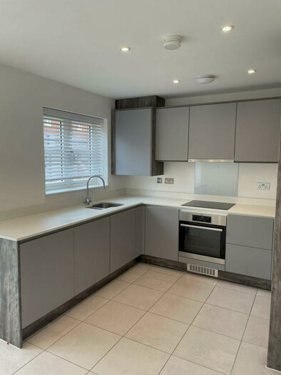 3 Bedroom Semi-Detached House To Rent In Walker Road, Bicester, Oxfordshire, OX25