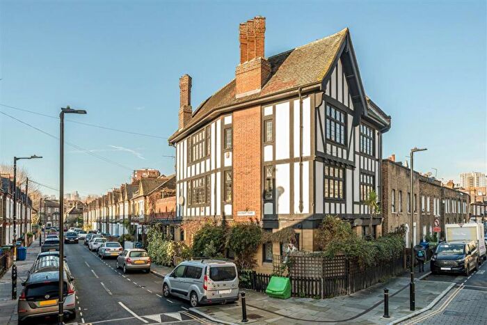 3 Bedroom Flat For Sale In Aylesbury Road, Walworth, SE17