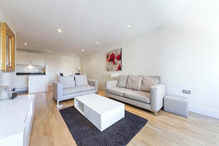 3 Bedroom Property To Rent In Contessa Court, Tiller Road, Canary Wharf, London, E14