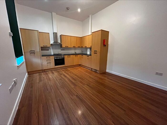 2 Bedroom Flat To Rent In Bullivant Street, Nottingham, Nottinghamshire, NG3