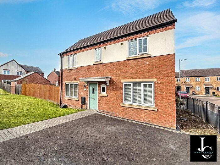 3 Bedroom Detached House For Sale In Thistly Leasow, Woodside, Telford, TF7