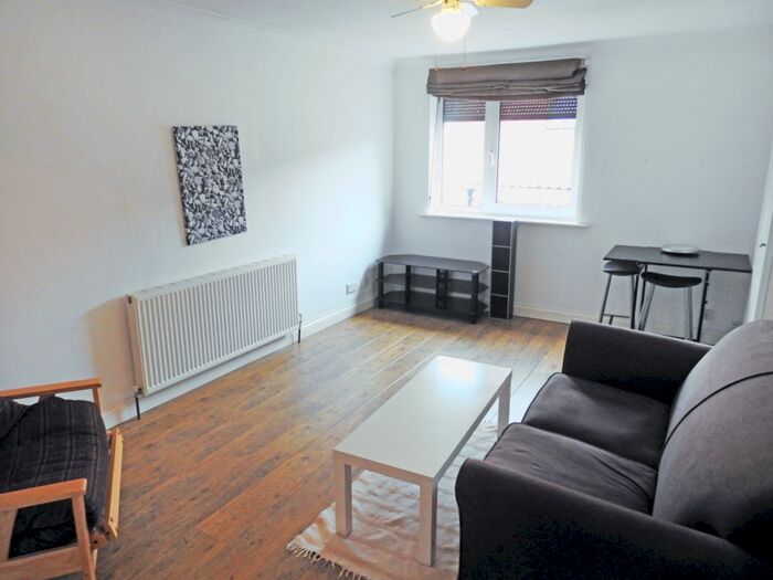 1 Bedroom Apartment To Rent In Trinity Court, HU1
