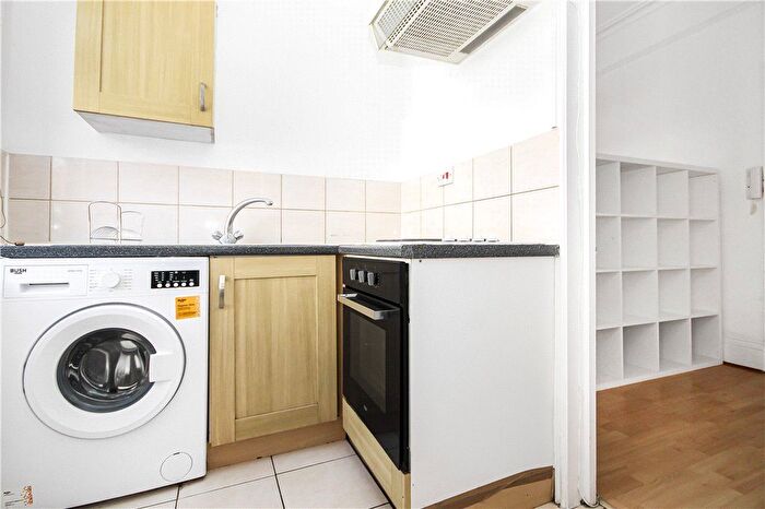 Studio To Rent In Norwood Road, London, SE27