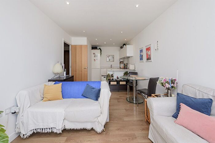 2 Bedroom Flat For Sale In Kara Court, Bromley-By-Bow, E3