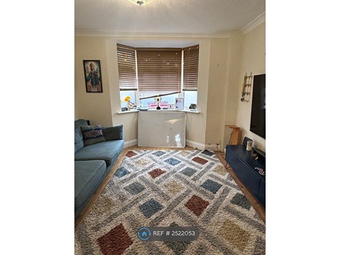 3 Bedroom End Of Terrace House To Rent In Greatham Road, Bushey, WD23