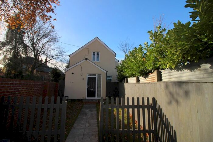 2 Bedroom Detached House To Rent In Modern Bedroom House, High Street, Wroughton, SN4