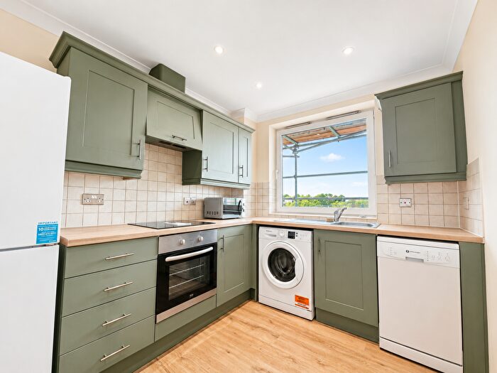 2 Bedroom Apartment To Rent In Crown Heights, Alencon Link, Basingstoke, Hampshire, RG21