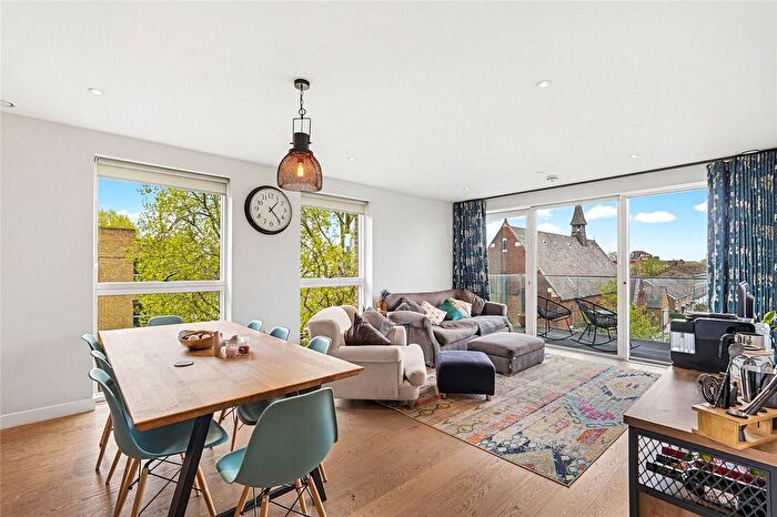 2 Bedroom Flat To Rent In Rodney Road, London, SE17