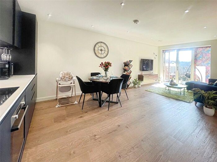 2 Bedroom Flat For Sale In Frogmore Avenue, Watford, Hertfordshire, WD17