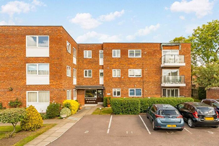 2 Bedroom Flat For Sale In Heather Walk, Edgware, HA8