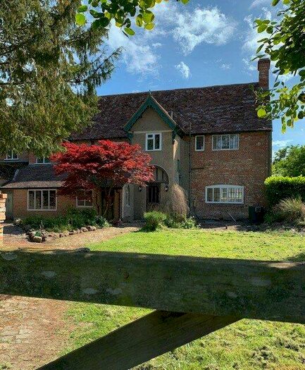 4 Bedroom Semi-Detached House To Rent In Doddershall, Quainton, Aylesbury, HP22