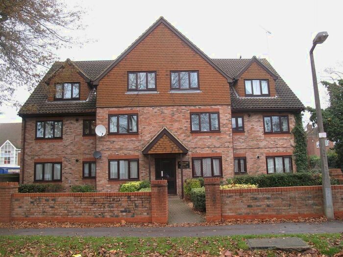 1 Bedroom Flat To Rent In Moorstown Court, Slough, SL1