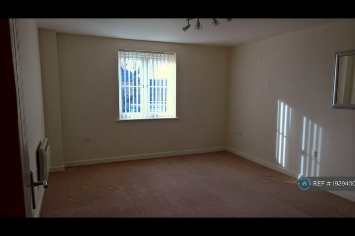 2 Bedroom Flat To Rent In Cavalier Court, Coventry, CV3