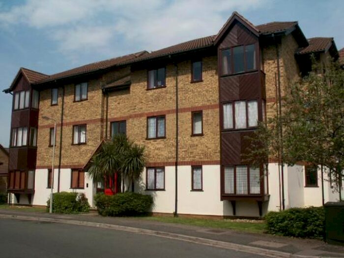 2 Bedroom Flat To Rent In Redwood Grove, Bedford MK42