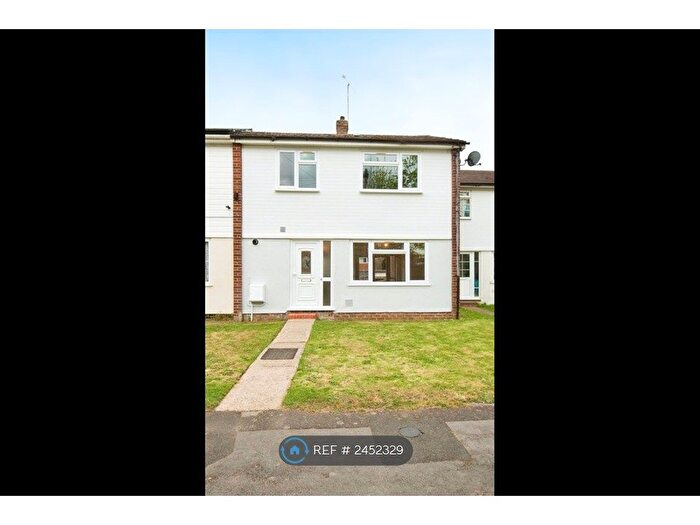 3 Bedroom End Of Terrace House To Rent In Spring Close, Maidenhead, SL6