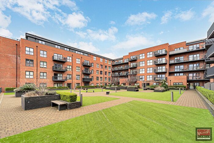 2 Bedroom Flat For Sale In Pitcher Lane, Ashford, TW15