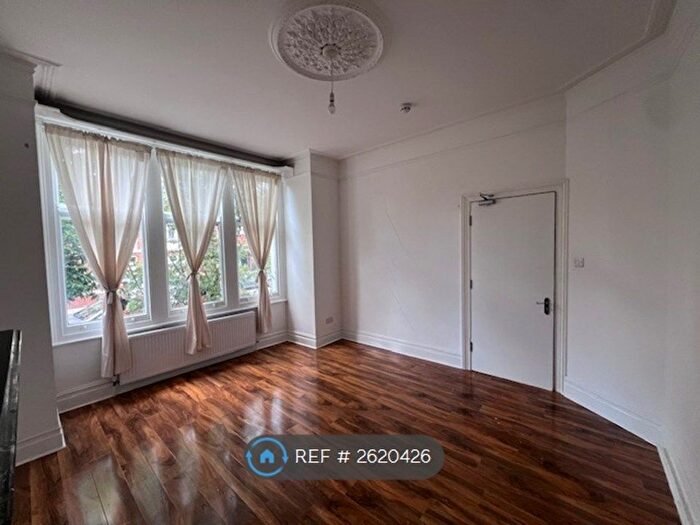 6 Bedroom Semi-Detached House To Rent In Fawnbrake Avenue, Herne Hill, Brixton, Clapham, Camberwell, SE24