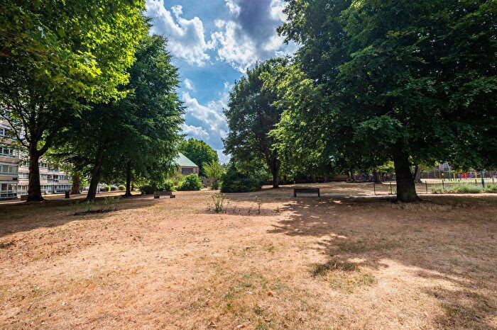 Studio To Rent In Avondale Square, South Bermondsey, London, SE1