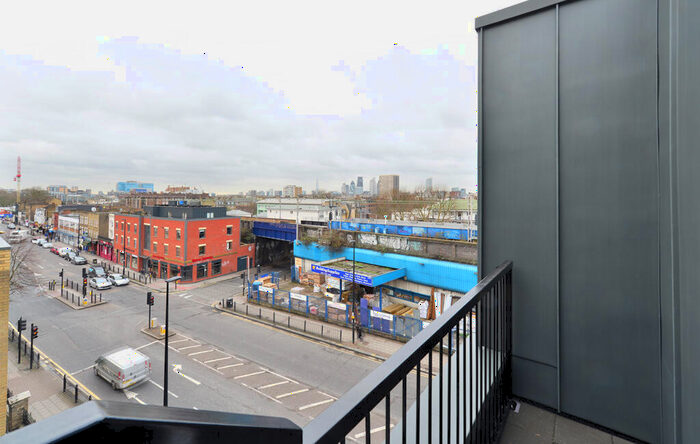 1 Bedroom Flat To Rent In Pearl House, Millennium Place, E2