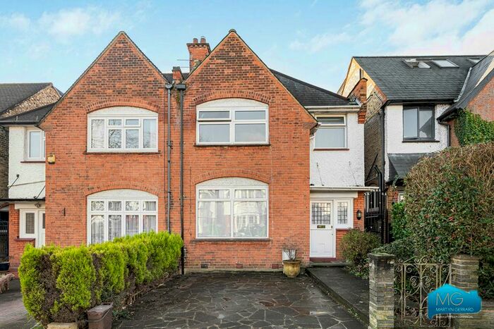 3 Bedroom Semi-Detached House To Rent In Fernleigh Road, Winchmore Hill, London, N21