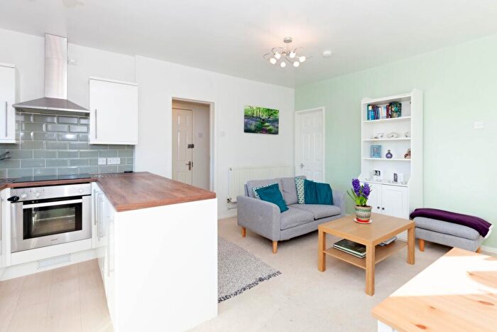 2 Bedroom Flat To Rent In Cumnor Hill, Oxford, OX2