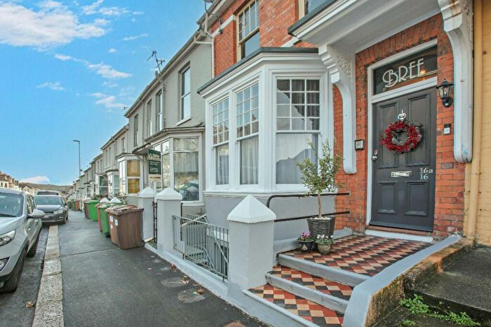 2 Bedroom Maisonette For Sale In Elm Road, Plymouth, Devon, PL4