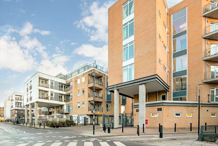 1 Bedroom Flat To Rent In Martello Street, London Fields, E8