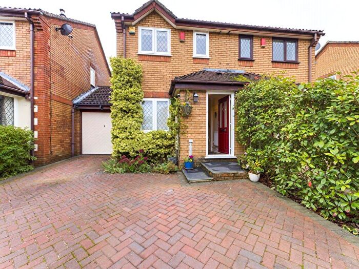 2 Bedroom Semi-Detached House To Rent In Lea Court, Farnham, Surrey, GU9