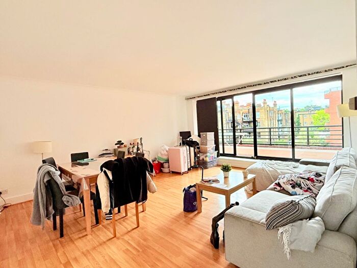 2 Bedroom Flat To Rent In Huntsmore House, Pembroke Road, Kensington, W8