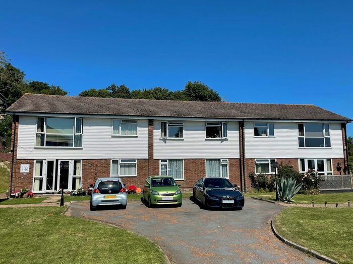 1 Bedroom Flat To Rent In Spring Hill Court, Ventnor, PO38
