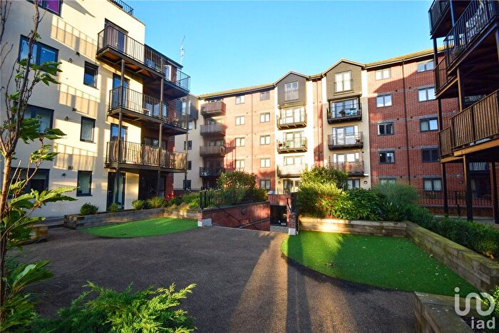 1 Bedroom Flat To Rent In Tanners Wharf, Bishop's Stortford, CM23