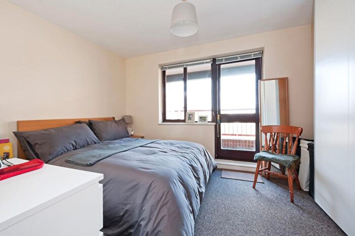 1 Bedroom Flat To Rent In Lewisham Way, Leigh Court, SE4