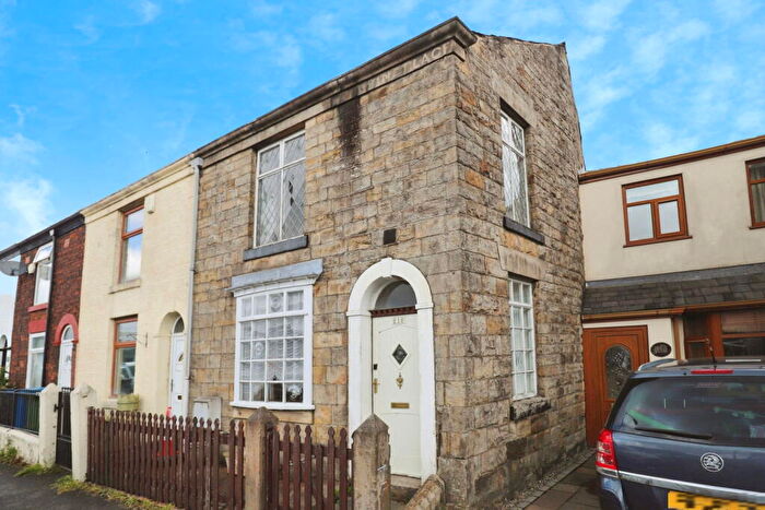 3 Bedroom Terraced House For Sale In Tottington Road, Bury, BL8