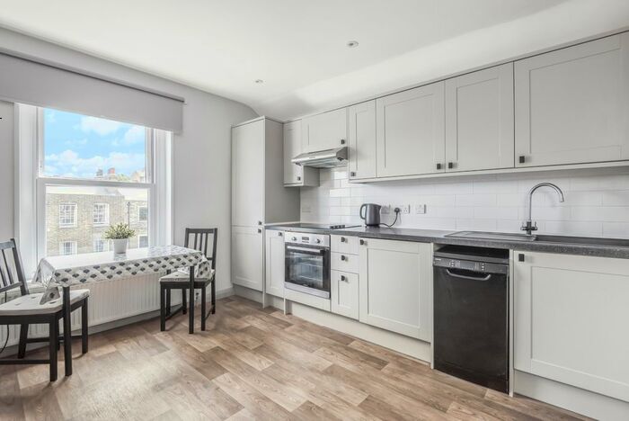 2 Bedroom Flat To Rent In Greenwich South Street, London, SE10